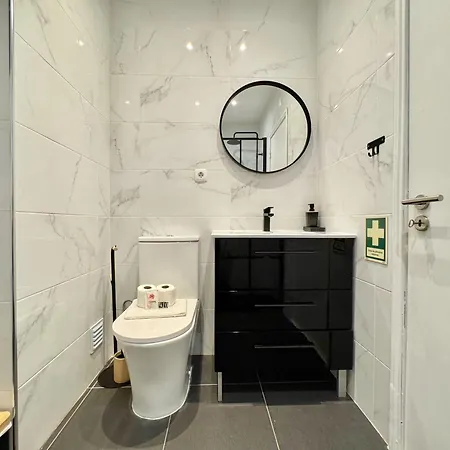 Cosy By Homing Apartment